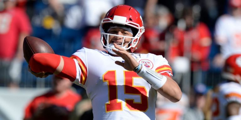 Patrick Mahomes Patella Dislocation Injury