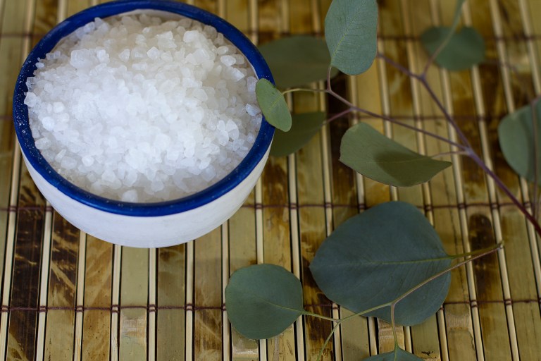 The Therapeutic Touch: How Epsom Salt Soaks May Aid Recovery