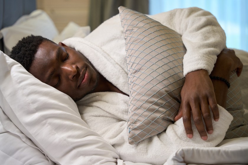 How Sleep Posture Supports Athletic Strength and Flexibility