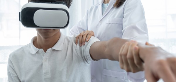 Virtual Reality in Sports Medicine: Pain Management and Motor Skills Training