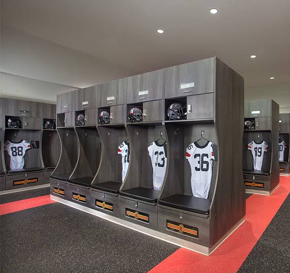 locker-room-hygiene-sports-medicine